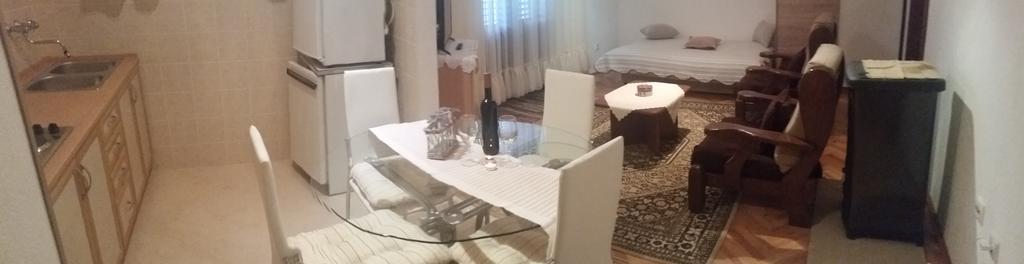 Apartment B&K Raslina 外观 照片